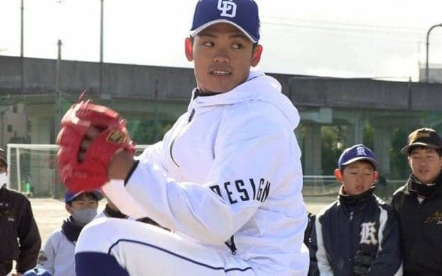 捕手が捕れない根尾の“魔球”が「やばっ」　驚異の変化は「やっぱり投手が向いている」