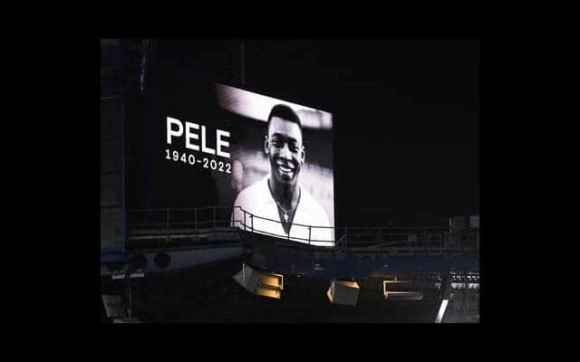 ブラジル人記者の嘆き。王様ペレの葬儀にセレソンの新旧スター選手たちが背を向けたのはなぜか