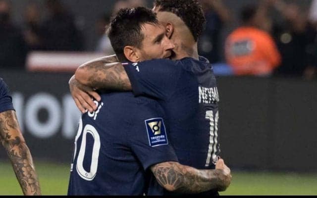 「ペレ、永遠に」メッシやネイマールらPSG選手が特別なTシャツでペレ氏を追悼