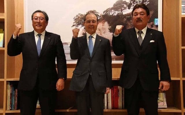 鷹・孫オーナーが王会長＆藤本監督に厳命　3年ぶりV奪還へ「もっと工夫せよ」