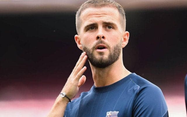 ガーシー議員が元バルセロナMFとまさかの2ショット「今度ウイイレしよーくらい仲良くさせてもらったわ」