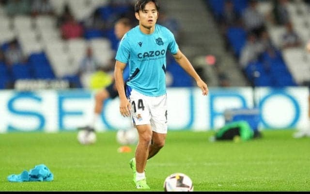 「久保くんかわいい。服も」ソシエダ久保建英がチームメイトと対決！服も強主張「サービスあり」「お二人、ナイスチャレンジ」