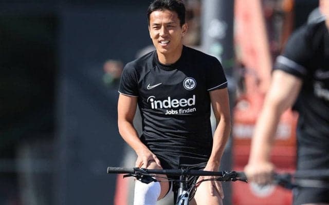 「最後のリアクション好き」「可愛すぎる」フランクフルトが長谷部誠のトレーニング映像をピックアップ「ハセはこのゲームが好きなんだ」