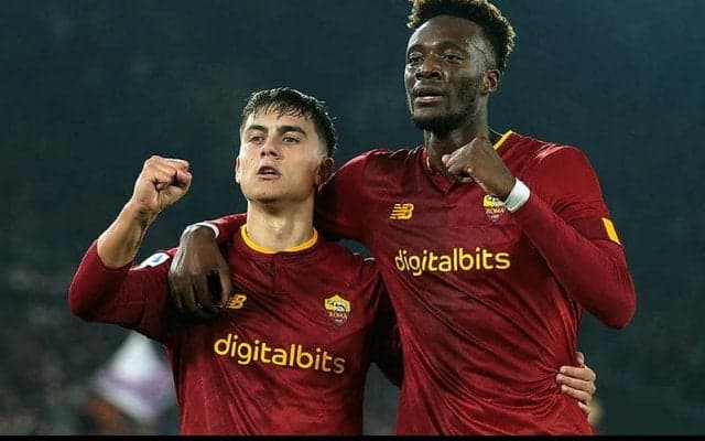 圧巻ディバラがエイブラハムとのホットラインでドッピエッタ！　ローマが10人ヴィオラを撃破《セリエA》