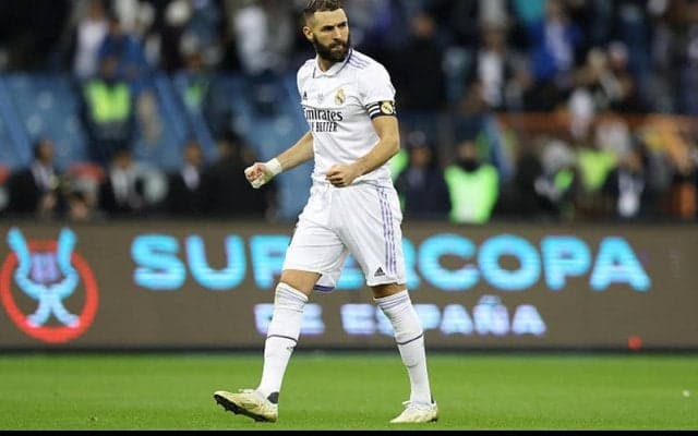 ベンゼマ、サウジから巨額オファーもマドリーと契約更新へ