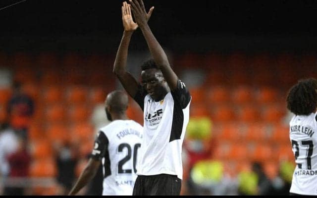 バレンシア、ギニア代表CBディアカビと新契約！　2027年夏まで