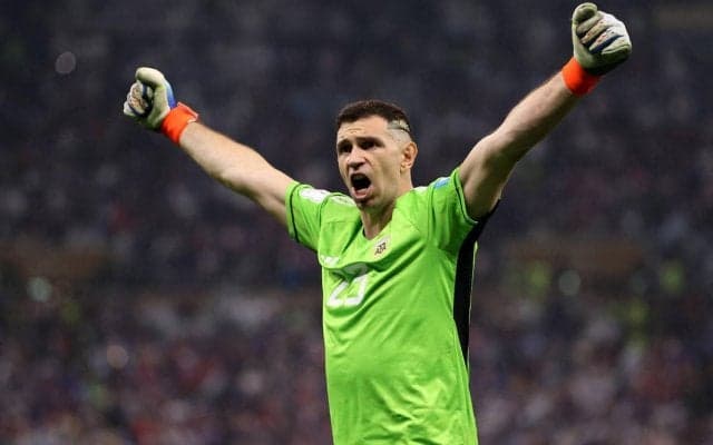 「彼はまだ赤ちゃん」アルゼンチン代表監督がW杯優勝後の守護神の行動に苦言「態度には問題があるし不満もある」