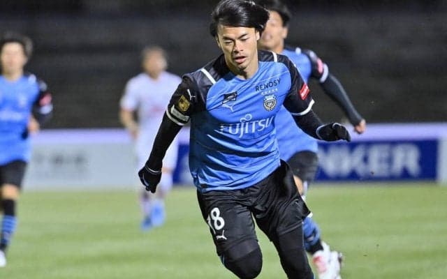 「個で粉砕した」「ただただえぐい」日本代表・三笘薫の「ドリブル無双」をJリーグ公式が世界に紹介！ 「三笘といったらこれ」の声が挙がった横浜FM戦の「単独突破」にも脚光