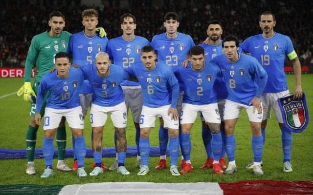 「さすがアディダス」「とても上品」イタリア代表の「新ユニフォーム」発表！ アディダスにサプライヤー変更で、3ストライプの新デザインに絶賛の声