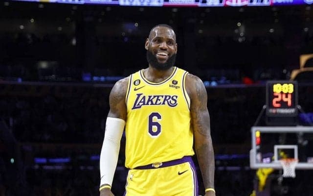 「今夜はものすごく疲れた」と明かしたレブロンがロケッツ戦で今季最多の48得点