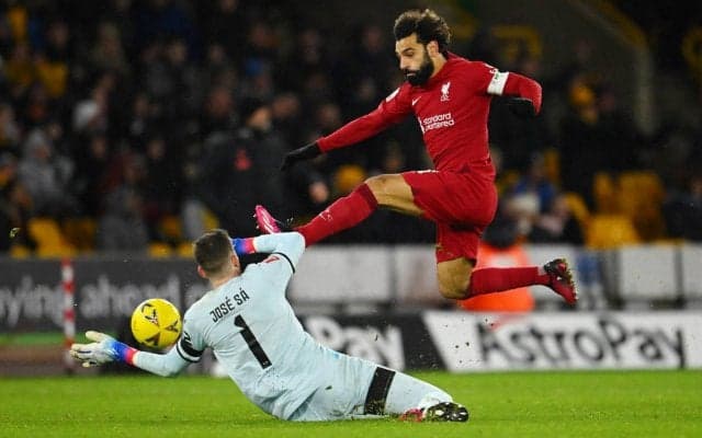 リバプール戦の生放送中のアダルトビデオの音声…とんでもないイタズラに元Jリーガーもタジタジ、放送後に証拠品を見つける