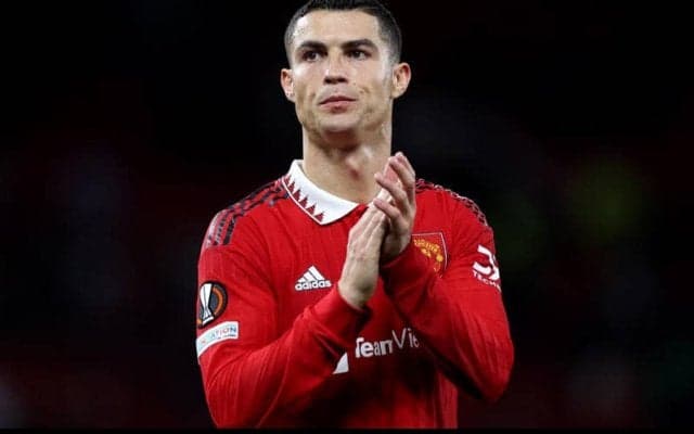 「C・ロナウドへの無礼を謝罪すべき」英記者がテン・ハグ監督の振る舞いを非難「衝撃的」