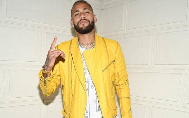 ネイマール、今度はポケモン!? プーマの“ヒトカゲ”スニーカーで新たな日本好きの一面を披露