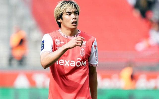 「エグすぎる」「大好きな2人が」伊東純也が人気YouTuberと2ショットに反響、それでも注目は前髪に「今日も前髪可愛い」