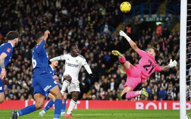 リーズの19歳ニョント、試合開始26秒でスーパーボレー叩き込む！「CL常連に見せてはならん！」