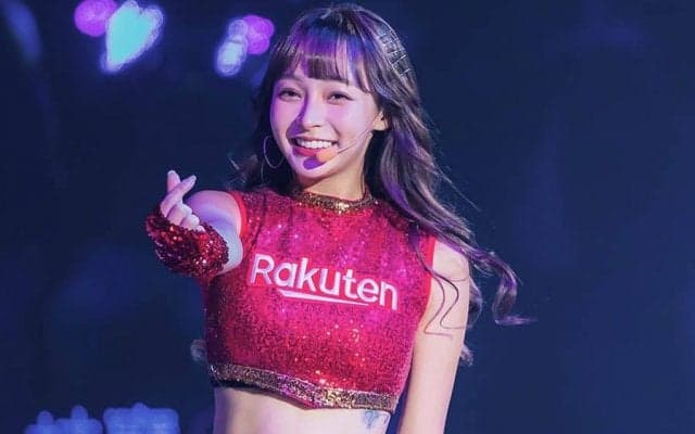 “へそ出し”チアが「めっちゃカワイイ」　「赤いきつね」エースも…集結した精鋭21人