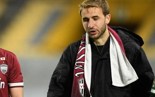 神戸MFサンペールが顔面クリームまみれに！？大先輩からの甘い攻撃を食らう