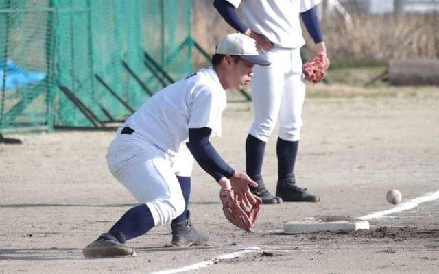 なぜ野球の練習で「足袋型シューズ」履く？　甲子園常連校が冬トレで実感する“効果”