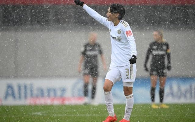 熊谷紗希、バイエルンに練習参加の高校生2人とスリーショット公開「ふたりとも期待の若手、将来楽しみ」