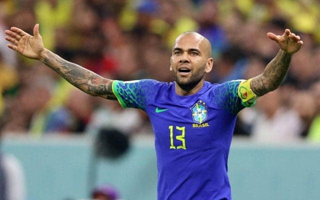 ブラジル代表DFダニエウ・アウベス、ナイトクラブでの性的暴行容疑で逮捕…本人は否定も被害女性の訴えが事実と判断