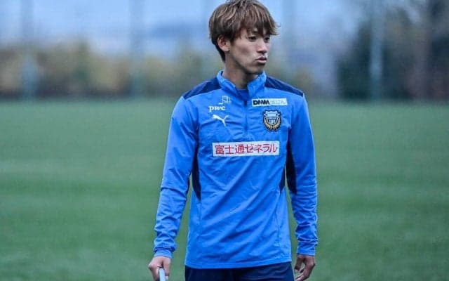 「やめて海外に見つかっちゃう」川崎F新キャプテンの「縦落ち魔球FK映像」にまさかの反応！ 「えぐすぎる」の声上がる一方で、「おいおい公開していいんか？」など懸念も