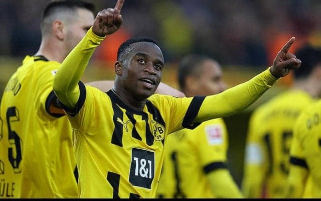 ドルトムントの神童ムココが契約延長にサイン！　「最終的には心の決断」