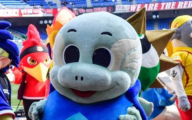 「デカすぎw」「怪我人出そう」　Ｊ２大分が生み出した『メガニータン』に戦慄の声が広がる