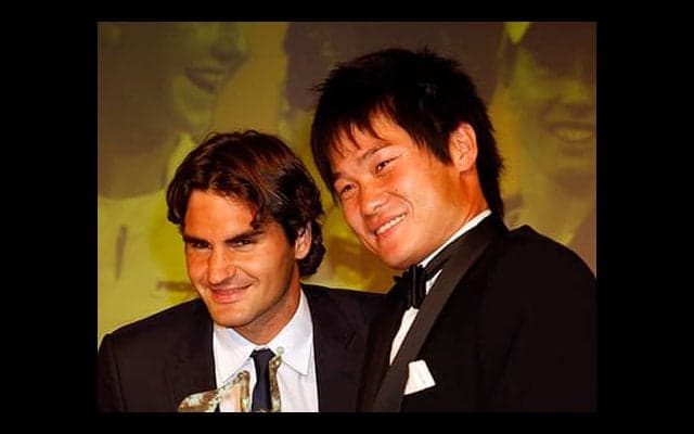  フェデラーが国枝慎吾を激励 