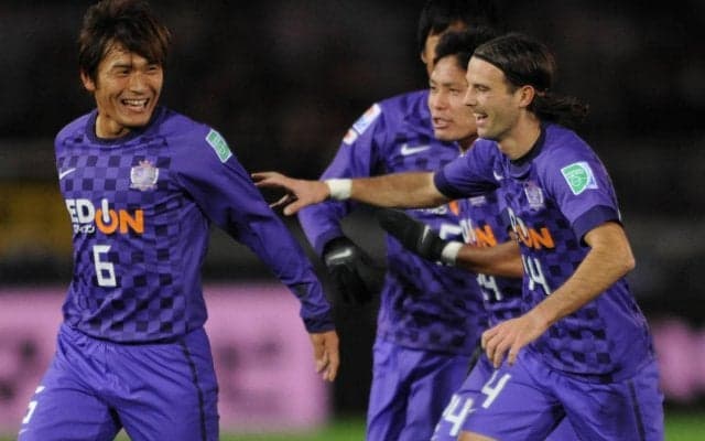 「嬉しい再会」「みんな嬉しそう」トルコキャンプ中の広島に懐かしい顔、ミキッチが訪問し記念撮影「ずっとこのまま広島へ」