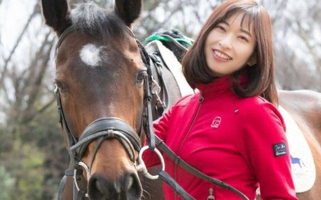 宣伝大使に倉持由香「私と一緒に遊びましょうね」競馬ゲーム「競馬伝説PRIDE」がリリース
