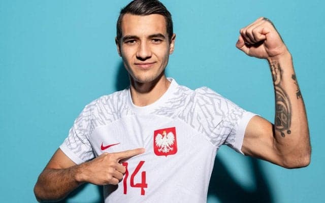 「昼食はジャムとドーナツ」アーセナル加入のポーランド代表DFキヴィオル、過去を知るコーチがエピソード告白「この移籍は驚いている」