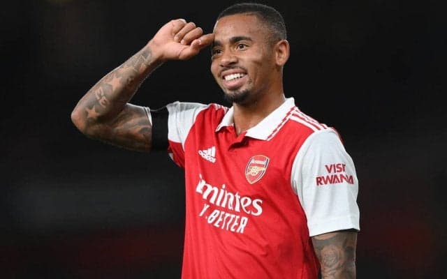 「めっちゃかわいい！」「お姫様」アーセナルFWジェズスの娘のツーサイドアップ姿が「お人形さんみたい！」と話題に！