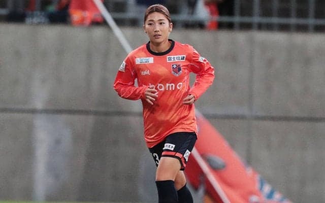 「控えめに言って可愛いすぎる」「パーフェクト！」仲田歩夢のルームウェア姿が話題、もちろんクラブカラー「めっちゃカワイイすぎです」