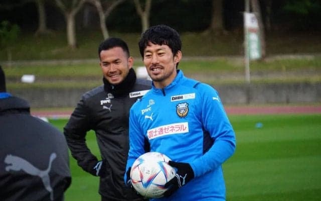 【毎日レポート! 川崎F沖縄合宿】荒れた天候の中で二次キャンプ始まる！ 寒暖差と移動を考慮したメニューをこなす…家長昭博は一次合宿同様に宿舎までランニングで帰宅