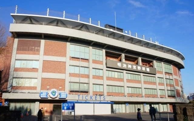 神宮球場が解体危機　メジャーリーグでは意外に多い移転・建て替え例　古い球場の歴史的価値は？