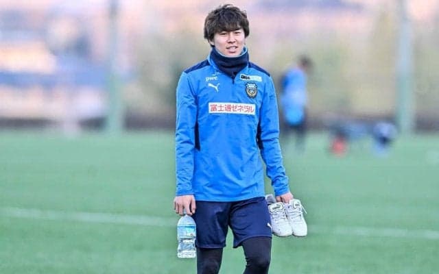 「延々見てられるのよな～」川崎F脇坂の「リズミカルな止める蹴る練習」が2万回再生の好評ぶり！ 新加入選手も悪戦苦闘する練習法に、「なんでっていうぐらいピタッと止まるよね」と称賛止まらず