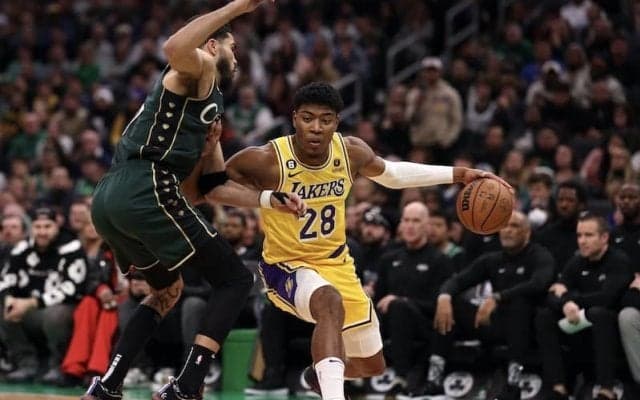 東西名門対決で八村がダンク含む6得点…レイカーズはレブロンが41得点と奮闘するもOTで惜敗