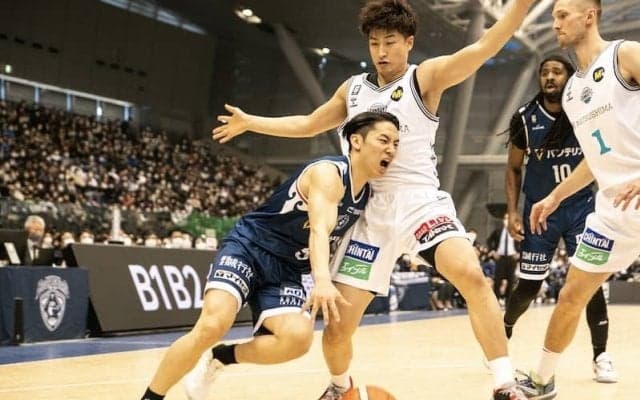 ジャクソンの逆転弾で横浜BCが京都にリベンジ…後半に躍動した河村勇輝は26得点