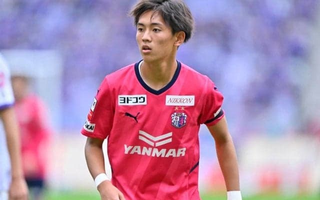 「3年後この画像を使う?」C大阪の\"高校生Jリーガー\"＆テレビ朝日アナウンサーの2ショットが話題に！ 「2026年W杯で活躍しそうな選手」として名前挙がる