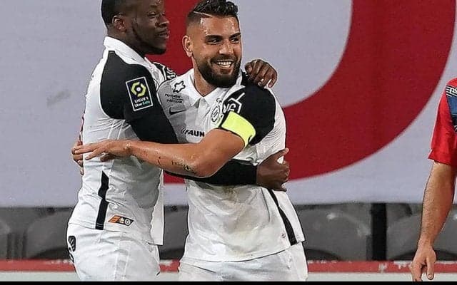 ナント、ニースからアルジェリア代表FWドゥロールを買取義務付きのレンタル移籍で獲得