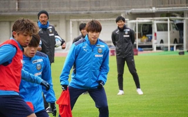 【毎日レポート! 川崎F沖縄合宿】車屋紳太郎は名古屋戦に向け「結果にこだわってプレーできれば」。得点を取り合って引き分けた27日の非公開練習試合後の2戦目