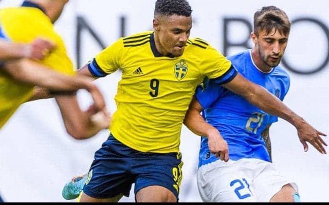 リヨン、マルメから期待の若手ストライカーFWアミン・サールを獲得！