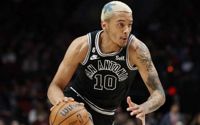 異色の存在感を放つ新人ジェレミー・ソーハンをスパーズ指揮官が称賛「負けず嫌いな若者」