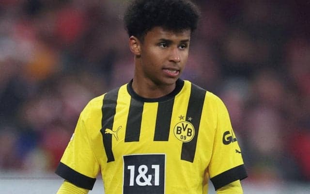 マドリーがドルトムントの21歳FWアデイェミに関心   “脱ベンゼマ依存”の一環か