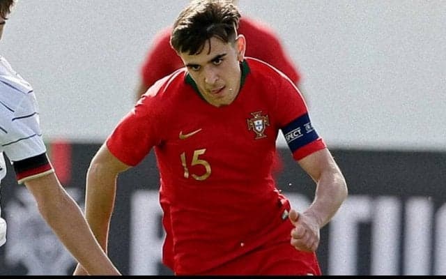 ジョレンテ移籍濃厚のリーズがU-19ポルトガル代表CBモンテイロを獲得！　3年半契約