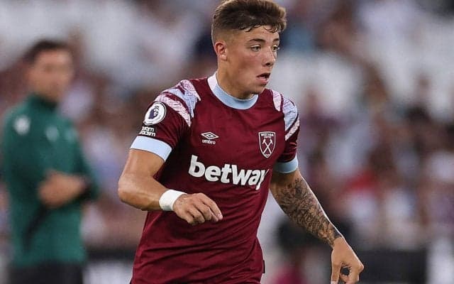 ニューカッスルがウェストハムDFアシュビーを完全移籍で獲得…将来期待の右SB