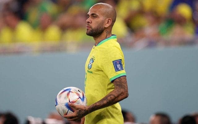 性的暴行で逮捕のダニエウ・アウベス、モデルの妻が離婚を要求…アウベスは妻の面会を拒否