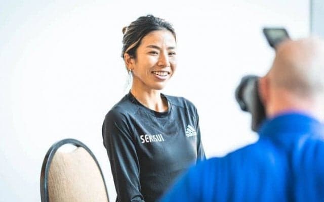 なぜ新谷仁美はマラソン日本記録に12秒差と迫れたのか。レース直前までケンカ、最悪の雰囲気だった3人の選択