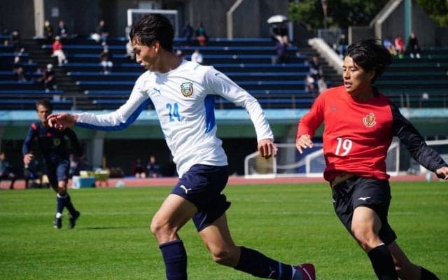 【毎日レポート! 川崎F沖縄合宿】名願と松永根が合宿で感じた「プロの強度」。家長昭博の練習後の姿にもルーキーとの違いが