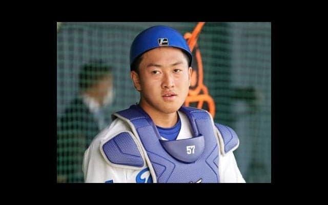 中日・山浅龍之介に漂う「名捕手」の匂い。高卒ルーキーが一軍キャンプに抜擢された理由